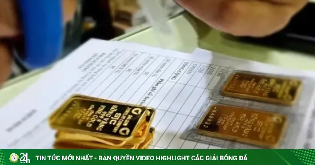 Giá vàng tăng mạnh, chênh lệch mua vào - bán ra lớn