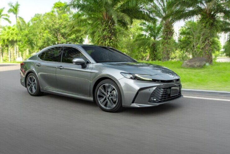 Camry HEV chạy lướt: "Vua giữ giá" hay nỗi ác mộng của thị trường xe cũ?