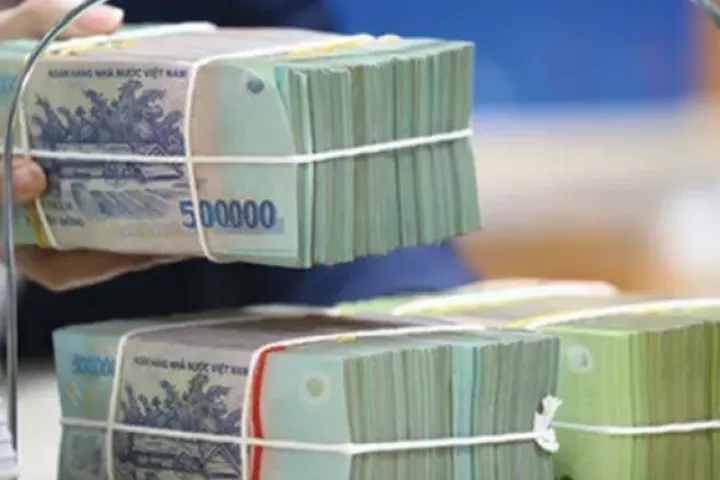 Đang diễn ra việc 'đi đêm' lãi suất huy động