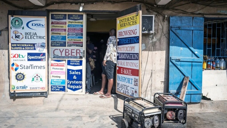 Một tiệm Internet ở Lagos, Nigeria, tháng 4/2019. Ảnh: Nytimes