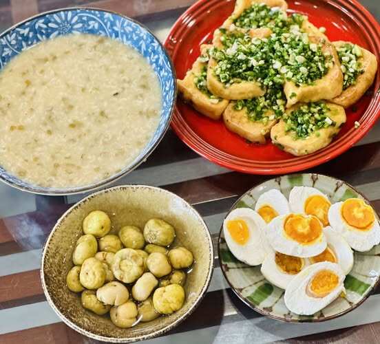 Món cháo bình dân là đặc sản Hà Nội, ăn nguội mới ngon, giúp giải nhiệt ngày hè - 5