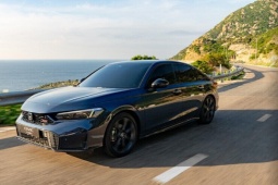 Honda Civic e:HEV và ẩn số sau mức 4,56L/100km: Giá thay pin đáng sợ thế nào?