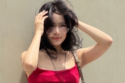 Hoàng Thùy Linh chăm mix đồ chưa đến một triệu đồng dạo phố