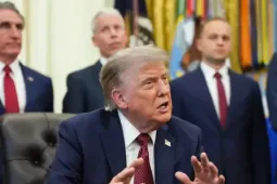 Báo Mỹ: Tổng thống Trump chỉ thị tạm hoãn các cuộc tấn công Iran do cạn kiệt tên lửa đánh chặn