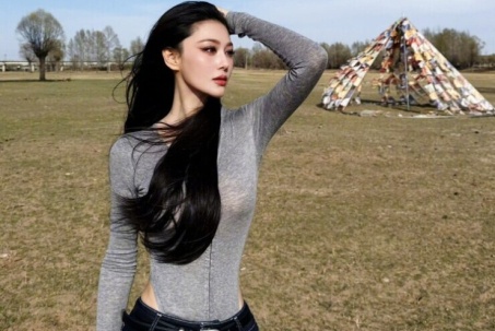 Hình thể gây sốt của 'Lý Mạc Sầu' Trương Hinh Dư