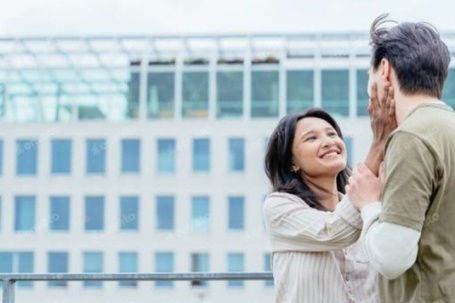 Đàn ông đang nhớ bạn sẽ có 3 hành động này: Không nói 'anh nhớ em' nhưng ai tinh ý cũng nhận ra