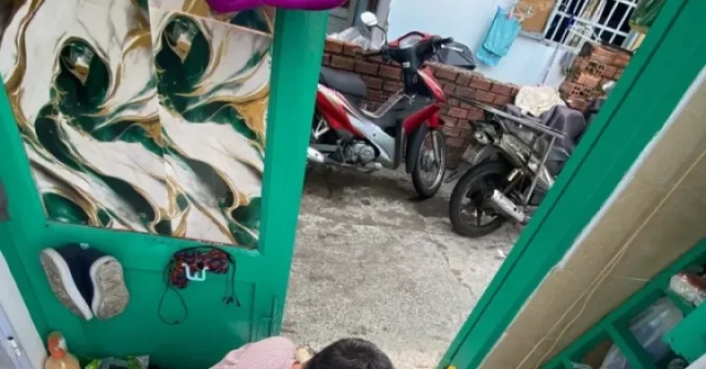 Cuộc sống trong căn nhà ‘siêu tí hon’ bên rạch Xuyên Tâm: "Không ở đây thì biết ở đâu?"
