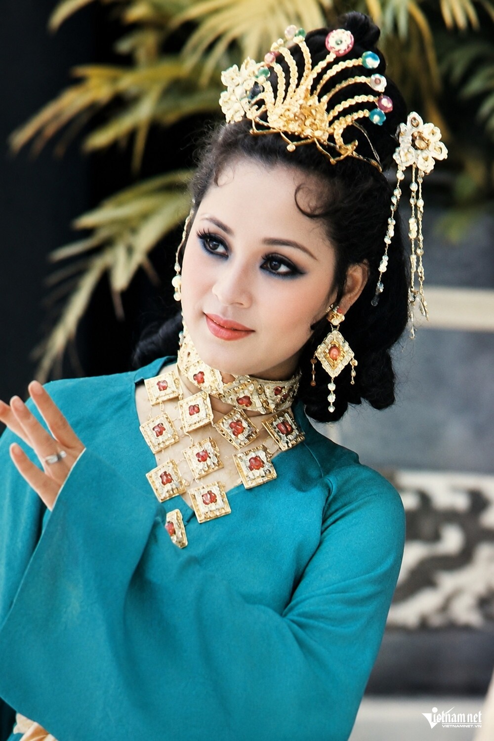 Thái Ngân xuất hiện rất nhiều trên lịch, quảng cáo, bìa báo.
