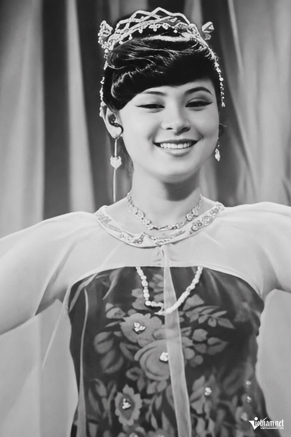 Thái Ngân vai nữ chính trong phim điện ảnh "Gánh xiếc rong" của đạo diễn Việt Linh.