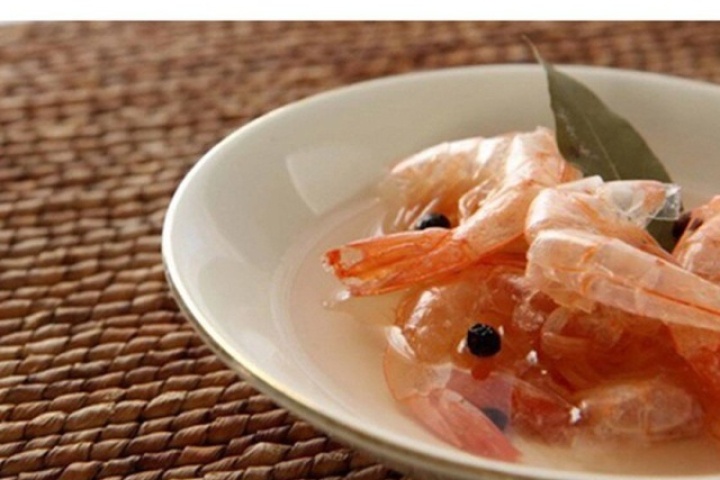 Vỏ tôm hay thịt tôm giàu dinh dưỡng hơn? Nhiều người vẫn hiểu sai về nguồn canxi