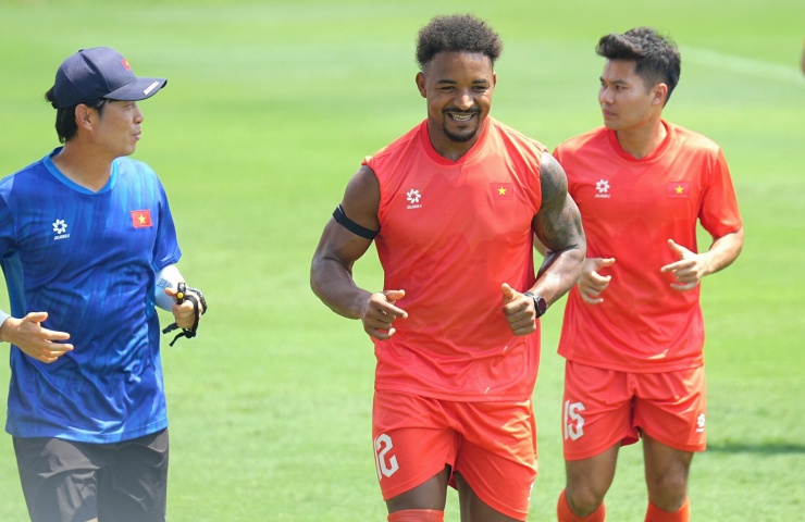 Nhóm các cầu thủ đá chính trong chiến thắng 7-0 trước Timor Leste chủ yếu thực hiện các bài tập hồi phục. Trong khi đó, nhóm còn lại được tăng cường các nội dung rèn chiến thuật và duy trì cường độ vận động.