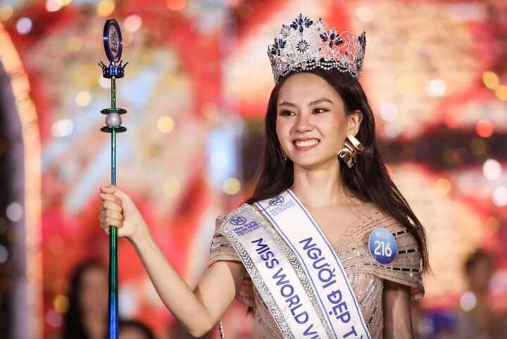 Hoa hậu Mai Phương đăng quang Miss World Vietnam 2022.