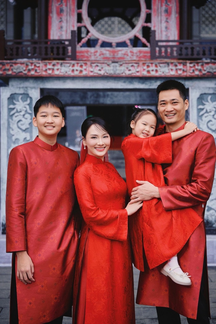 Gia đình 4 thành viên của Bảo Thanh.&nbsp;
