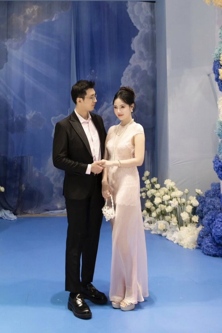 Midu diện đầm dạ hội bình dân đi tiệc - 5