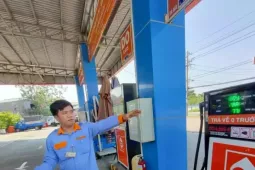 Doanh nghiệp bán lẻ kêu thiếu xăng dầu, Bộ Công Thương yêu cầu kiểm tra