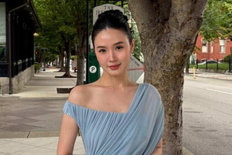 Midu diện đầm dạ hội bình dân đi tiệc