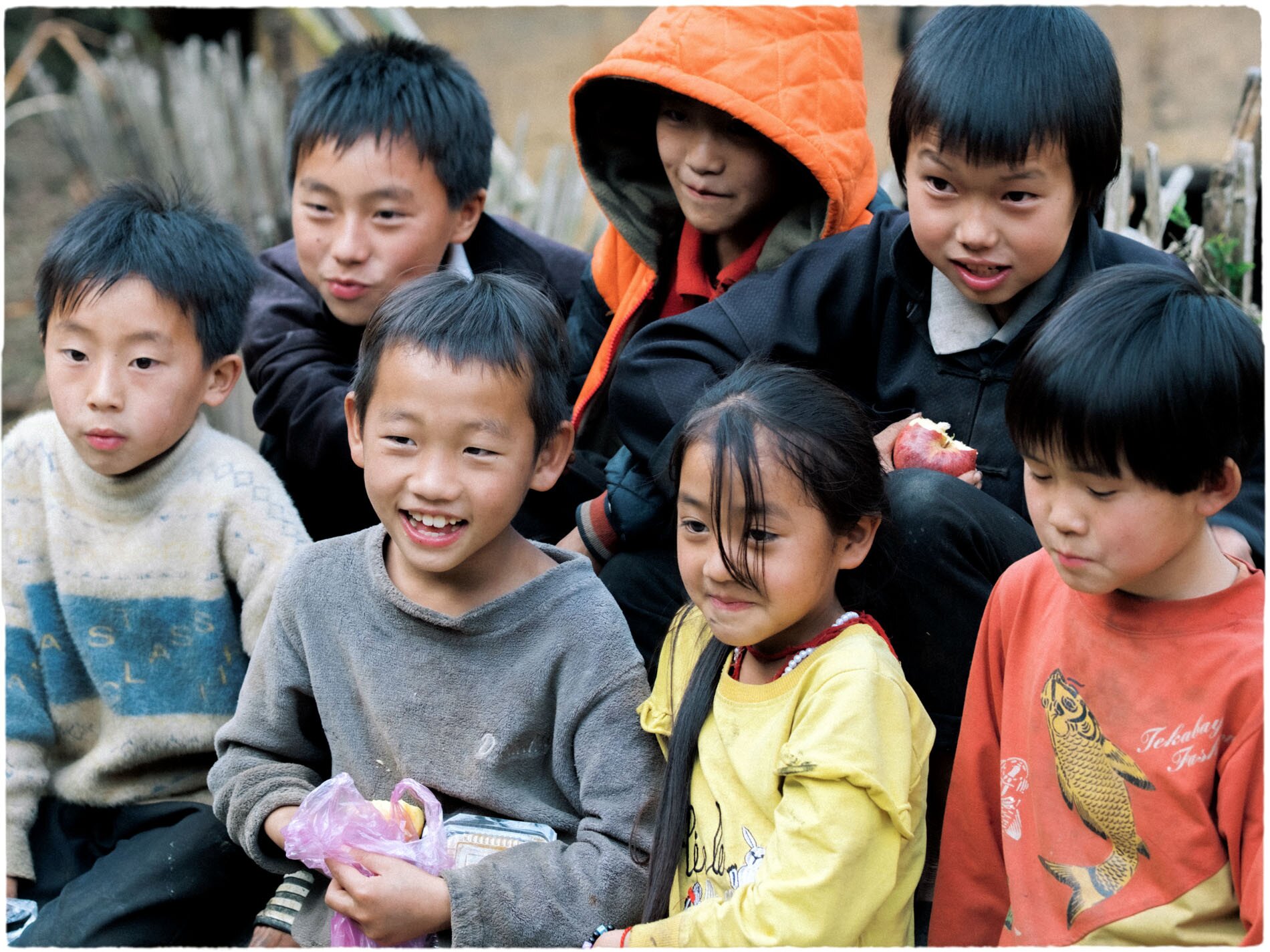 Tới Sảo Há, du khách có cơ hội chiêm ngưỡng rừng nguyên sinh, khám phá cuộc sống người Mông hay kết hợp tham quan rừng trúc, nhà cổ, miếu Sảo Há,…
