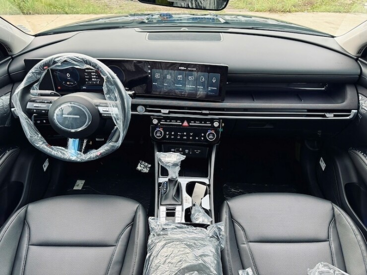 Hyundai Tucson và Toyota Camry Hybrid: Đâu là lựa chọn tốt hơn? - 6