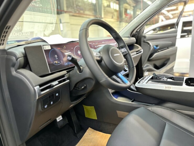 Hyundai Tucson và Toyota Camry Hybrid: Đâu là lựa chọn tốt hơn? - 10