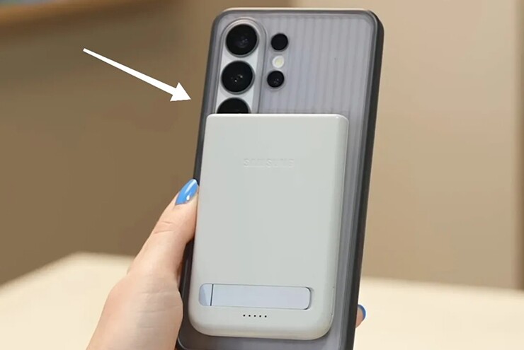 Samsung thành tâm điểm chế giễu vì thiết kế pin dự phòng cho Galaxy S26 Ultra