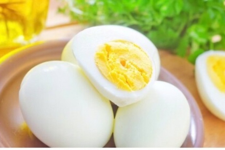 Trứng luộc để qua đêm: Ăn được hay nên bỏ?