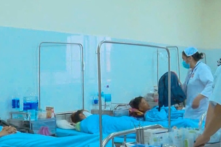 84 người nghi ngộ độc sau ăn bánh mì ở Lâm Đồng