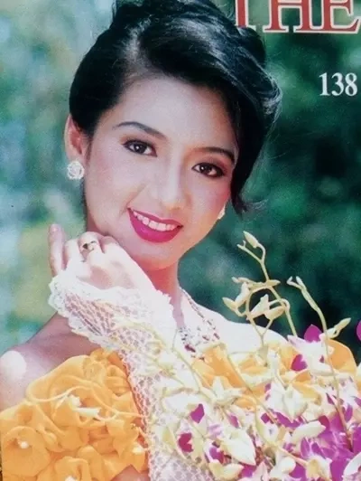 Hoa hậu Thanh Xuân được khán giả biết đến sau đoạt Hoa hậu Điện ảnh 1992 (còn gọi là Hoa hậu Văn Thánh). Năm 1994, cô tiếp tục đoạt giải Á hậu Thời trang TP HCM và Á hậu Thời trang châu Á. Sau loạt danh hiệu, cô hoạt động năng nổ trong lĩnh vực thời trang, cùng thời với các người đẹp như Diễm Hương, Việt Trinh, Diễm My, Lý Thu Thảo. Những năm đầu thập niên 1990, nhiều người gọi Thanh Xuân là "Nữ hoàng ảnh lịch" hay "nàng thơ" của nhiều nhiếp ảnh gia có tiếng bấy giờ. Năm 1996, hoa hậu kết hôn với đại sư Nam Anh của phái Vịnh Xuân, sau đó theo chồng sang Canada định cư. Tuy nhiên, họ quyết định ly hôn sau nhiều năm chung sống. Năm 2003, Thanh Xuân trở về TP HCM sinh sống đến nay. Người đẹp có hai con gồm một trai, một gái.