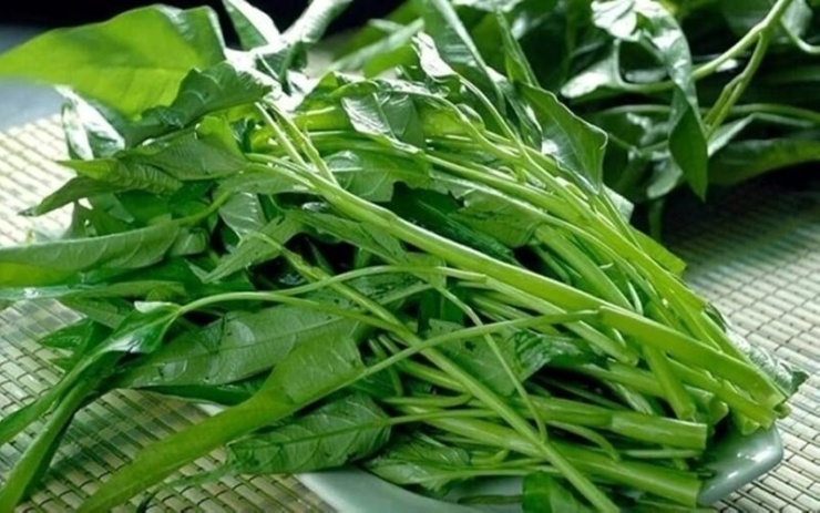 Rau muống giàu chất xơ, vitamin và khoáng chất, nhưng người bị đau dạ dày có nên ăn hay không vẫn là thắc mắc của nhiều người