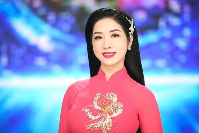 Nữ nghệ sĩ là người đầu tiên giành giải Sao Mai năm 2001.