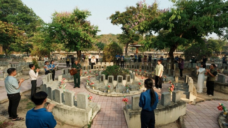 "Nghỉ hè sợ nghỉ hưu" lấy Tây Ninh làm bối cảnh chính, với nhiều phân cảnh được thực hiện tại Nghĩa trang liệt sĩ Đồi 82.