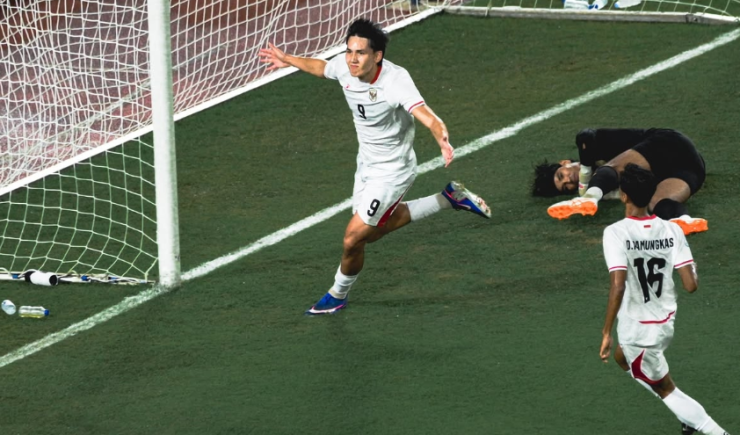 Mitchell Baker là cầu thủ nổi bật nhất của ĐT Indonesia trong trận thắng ĐT Campuchia 5-1. Ảnh: AFF