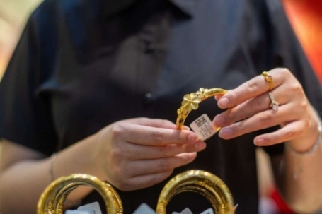 Giá vàng hôm nay 28/7: Quay đầu giảm nhẹ
