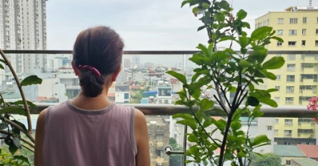 Người già bỏ nhà đất lên chung cư