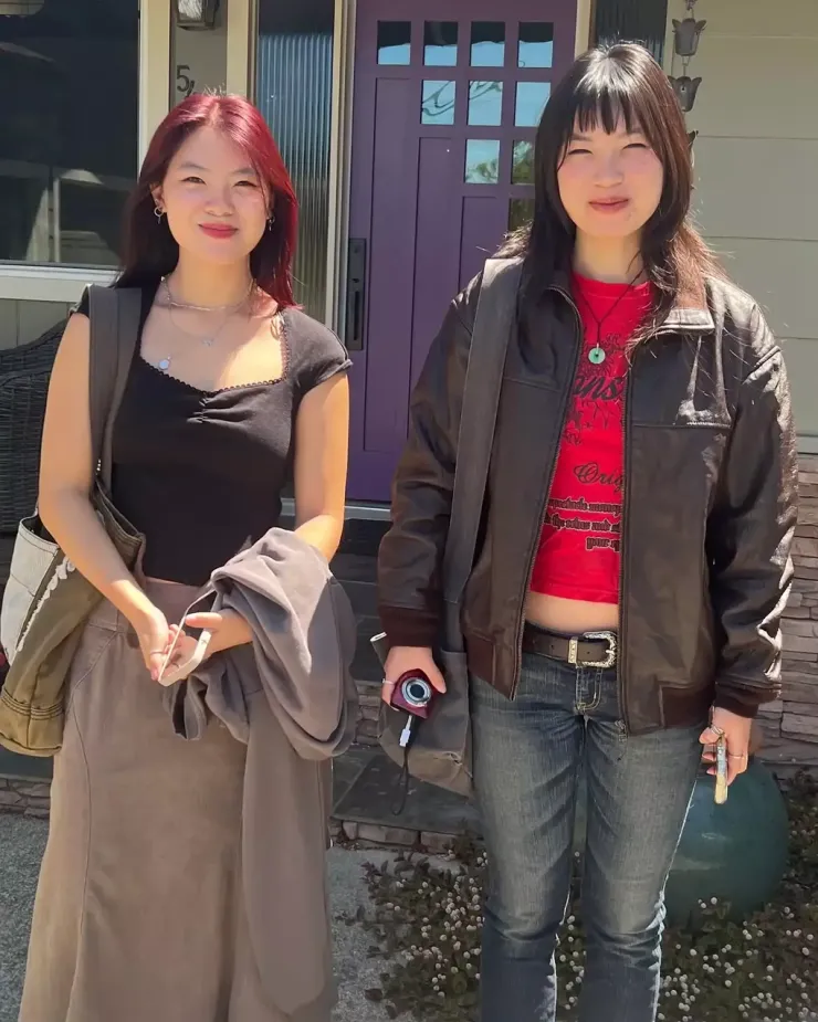 Cặp song sinh hiện 20 tuổi. Ảnh: People