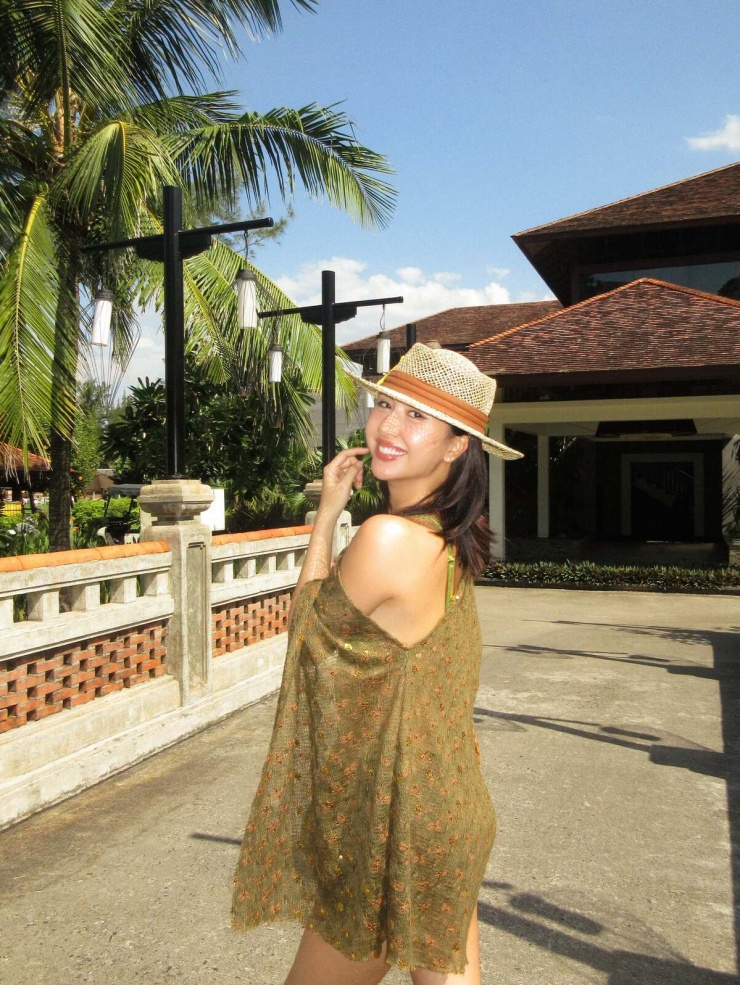 Ảnh sao 29/7: Jennifer Phạm ngắm hồ nổi tiếng ở Tây Tạng - 6