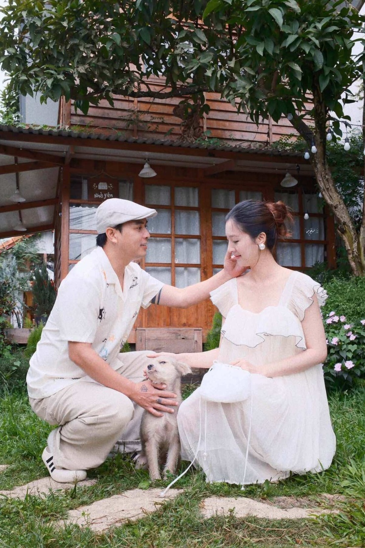 Ảnh sao 29/7: Jennifer Phạm ngắm hồ nổi tiếng ở Tây Tạng - 12