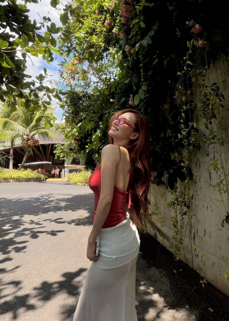 'Mẹ bỉm' Nhã Phương ngày càng mê mốt khoe body - 8