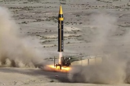 Iran 'bất ngờ tập kích tên lửa đạn đạo' nhằm vào căn cứ Mỹ
