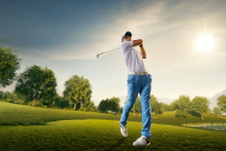 Vì sao khớp gối và cột sống của golfer cần được bảo dưỡng đúng cách?