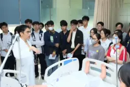 Trường Y dạy y đức thế nào?