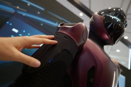 Đột phá robot có làn da thông minh, biết “đau” và phản ứng khi bị đụng chạm