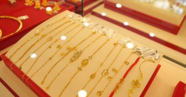 Giá vàng hôm nay 29/7: Tiếp tục giảm nhẹ