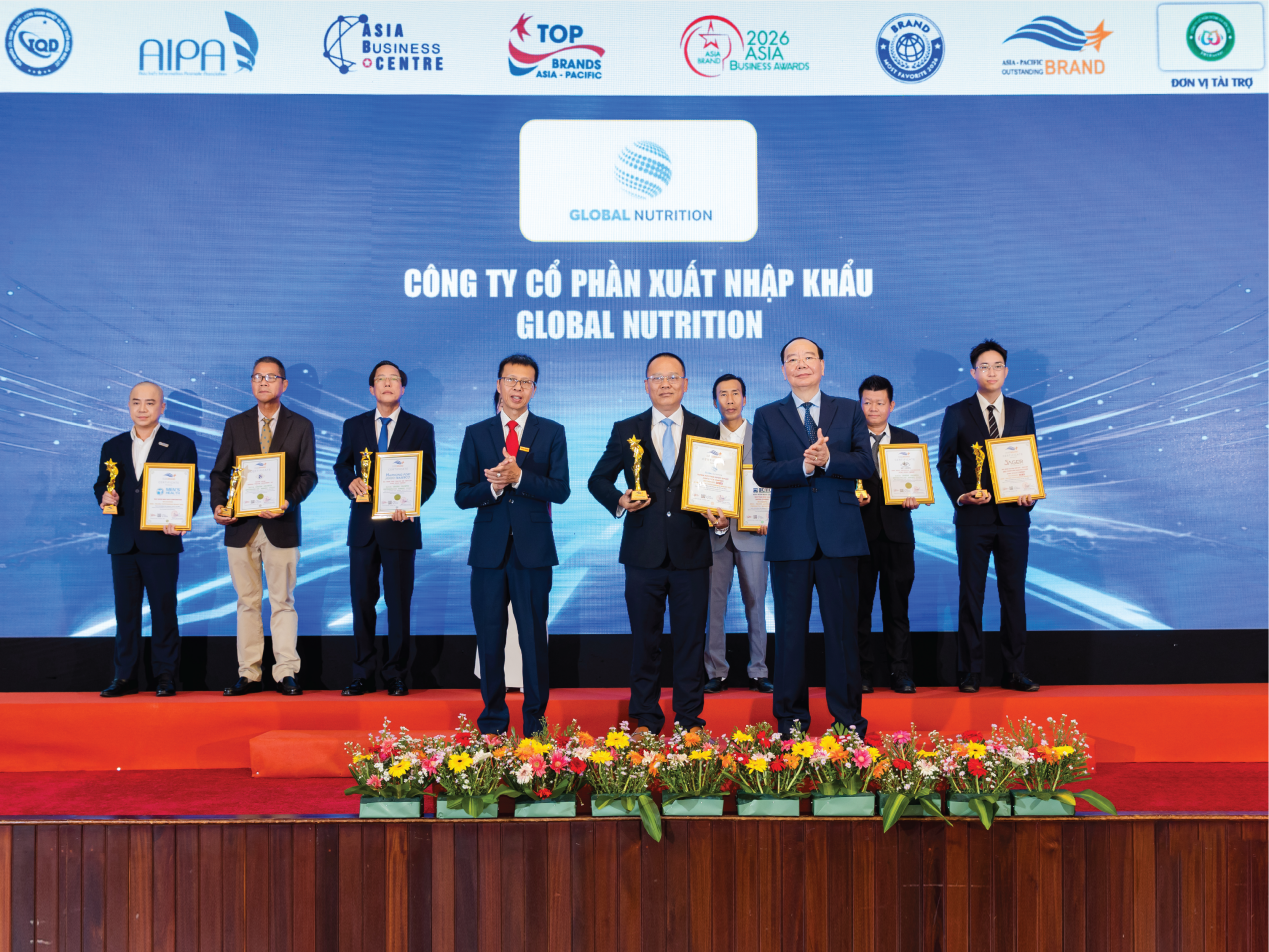 Đại diện Công ty CP Xuất Nhập Khẩu Global Nutrition nhận giải thưởng Top 5 Thương hiệu tiêu biểu Châu Á - Thái Bình Dương 2026