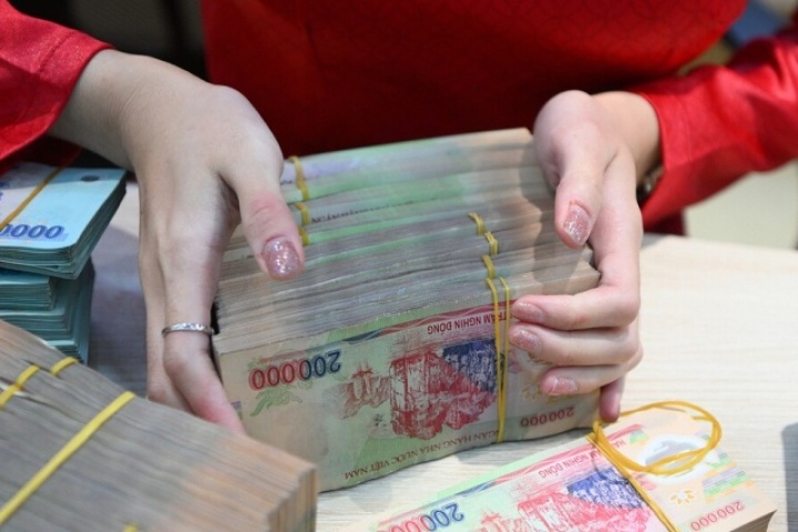 Lãi suất vay mượn qua đêm xuống 1%