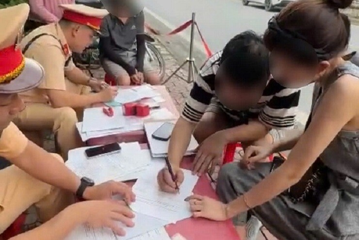 Người nước ngoài lái ô tô không có bằng lái, chủ xe đối diện mức phạt 80 triệu đồng