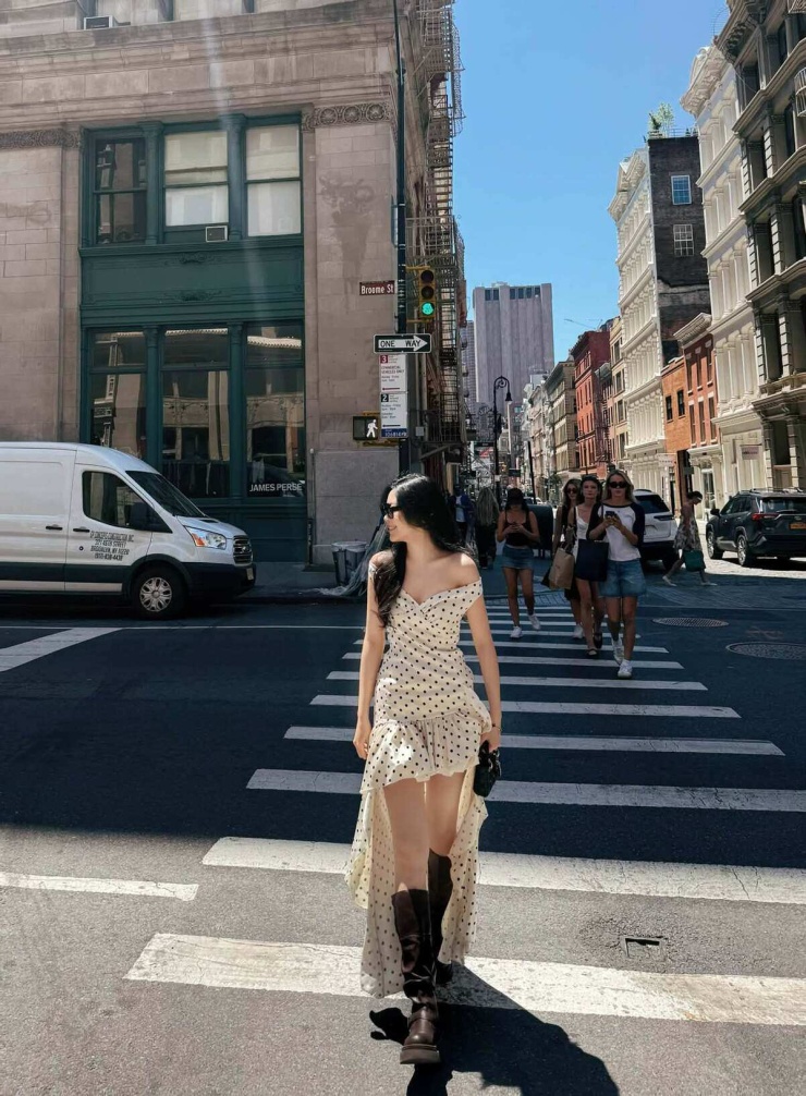 Lọ Lem xách túi trăm triệu khoe phong cách ở New York - 5