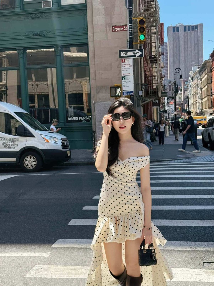 Lọ Lem xách túi trăm triệu khoe phong cách ở New York - 7
