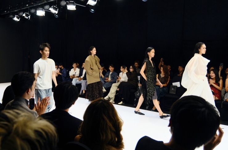 Trịnh Thăng Bình, 14 Casper trổ tài catwalk - 5