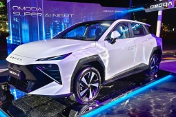 Omoda 4 trình làng với khoang lái AI thế hệ mới, dự kiến lắp ráp tại Việt Nam