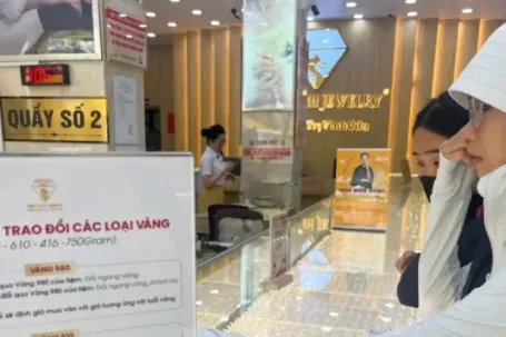 'Bạc mặt' vì vàng, kim cương